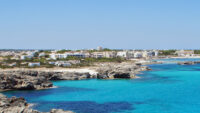 Esplorando la Bellezza Incantevole di Es Pujols a Formentera